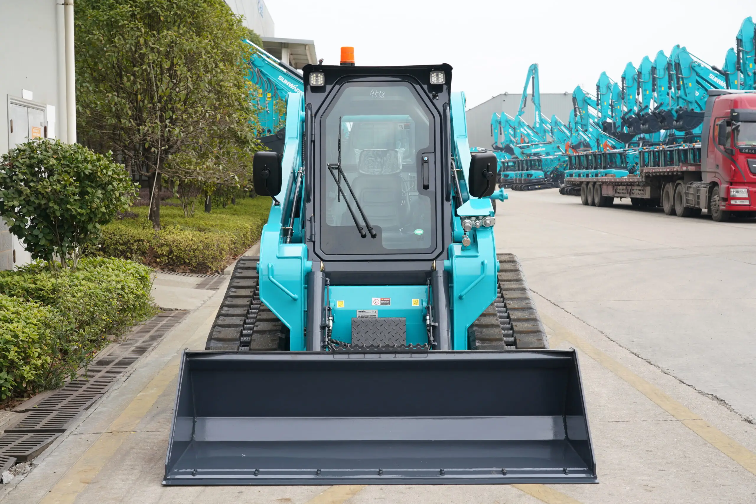 SWTL4528 Tracked Skid Steer - Image 19