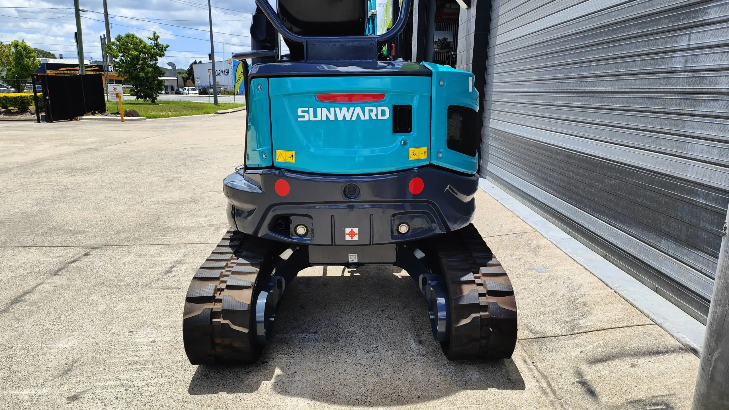 SWE25UF Mini Excavator - Image 8