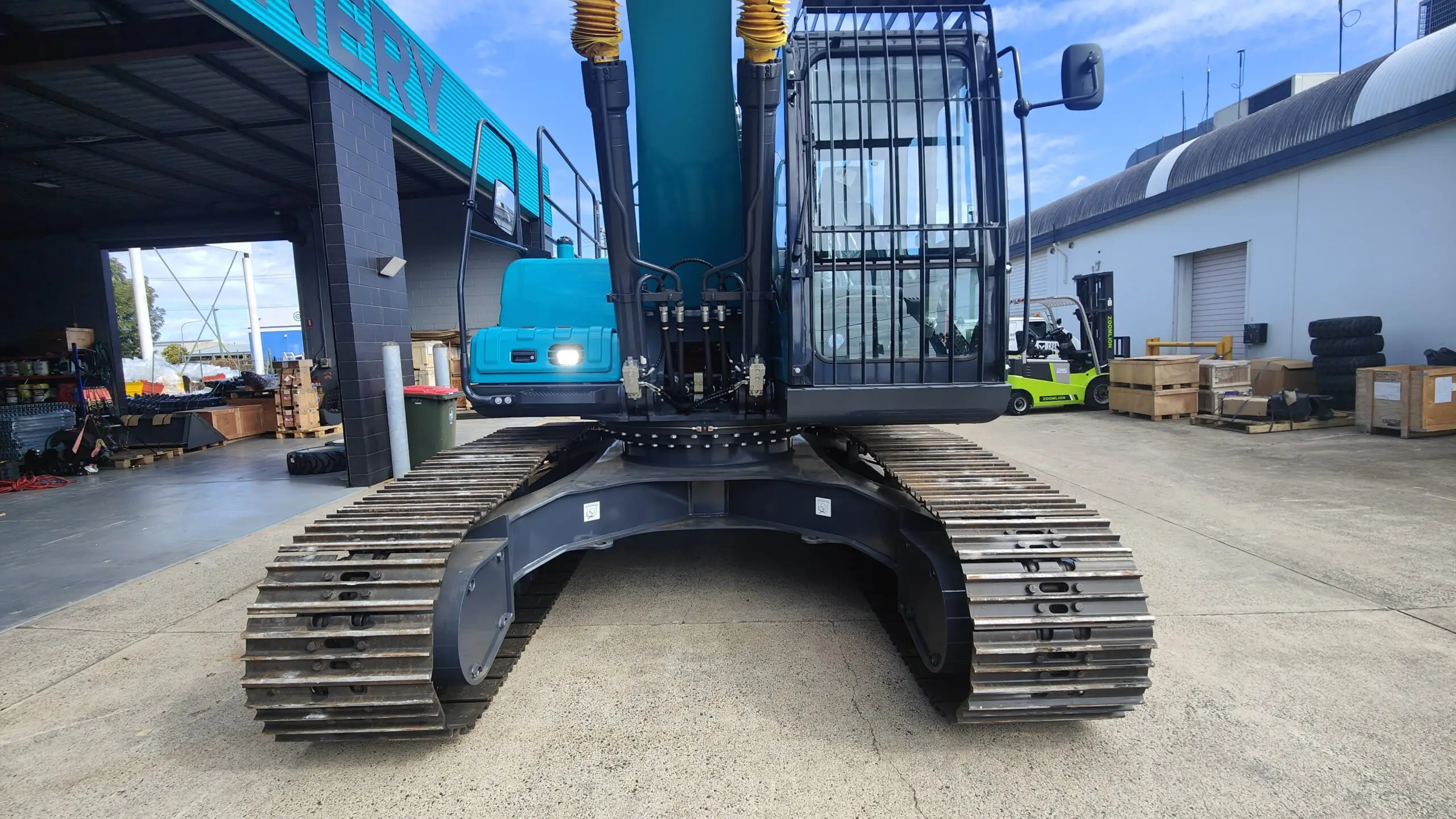 SWE225E-3H Medium Excavator - Image 10