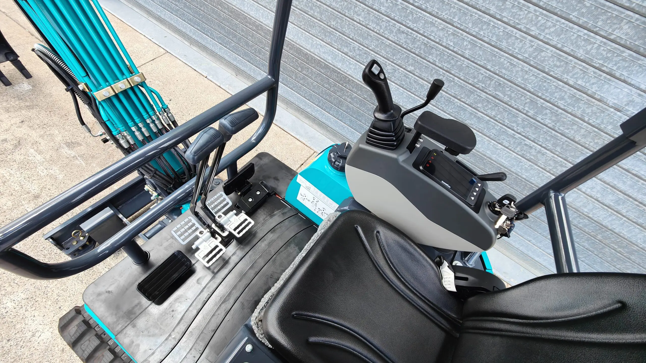 SWE18UF Mini Excavator - Image 12