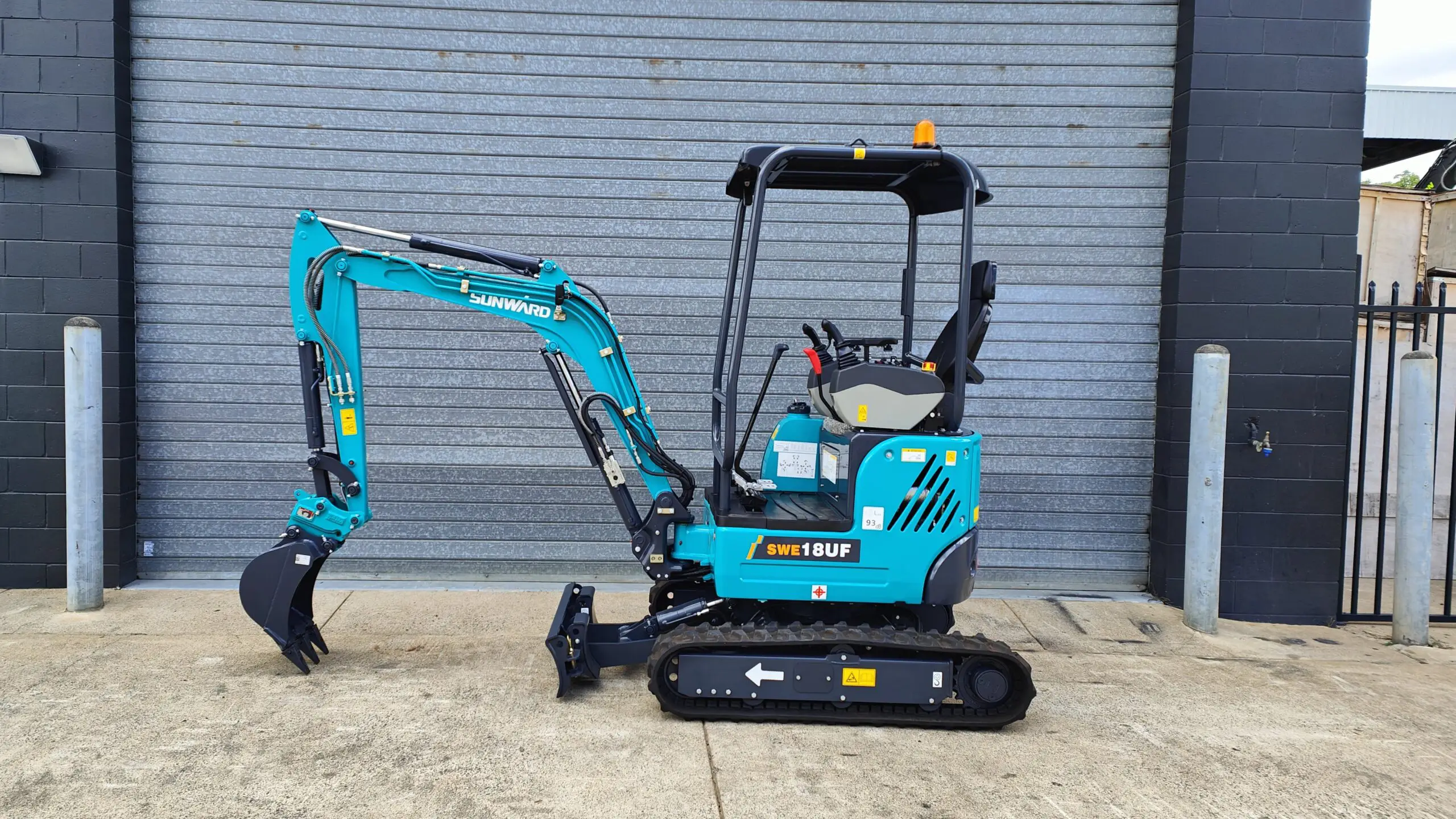 SWE18UF Mini Excavator - Image 23