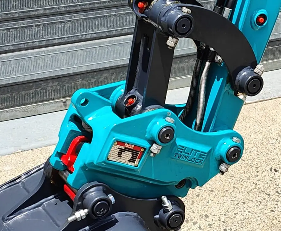 SWE18UF Mini Excavator - Image 20