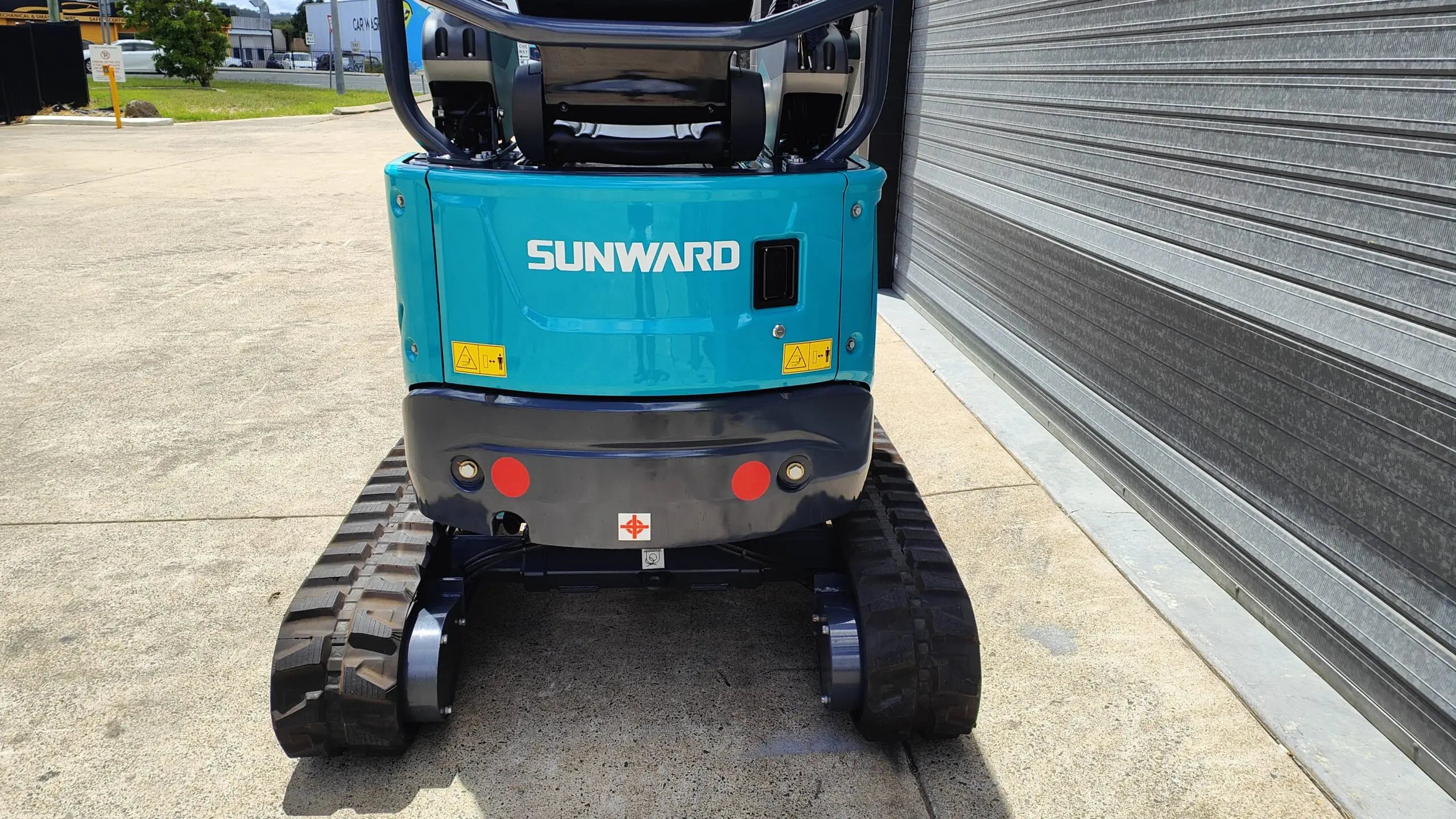 SWE18UF Mini Excavator - Image 10