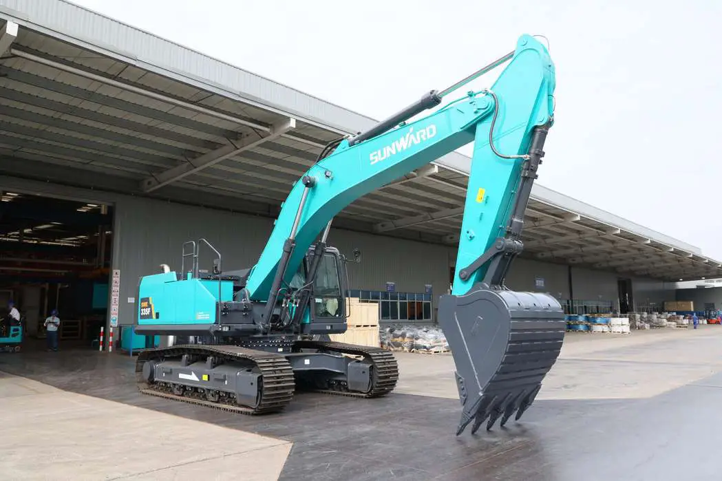 SWE335F Large Excavator - Image 2