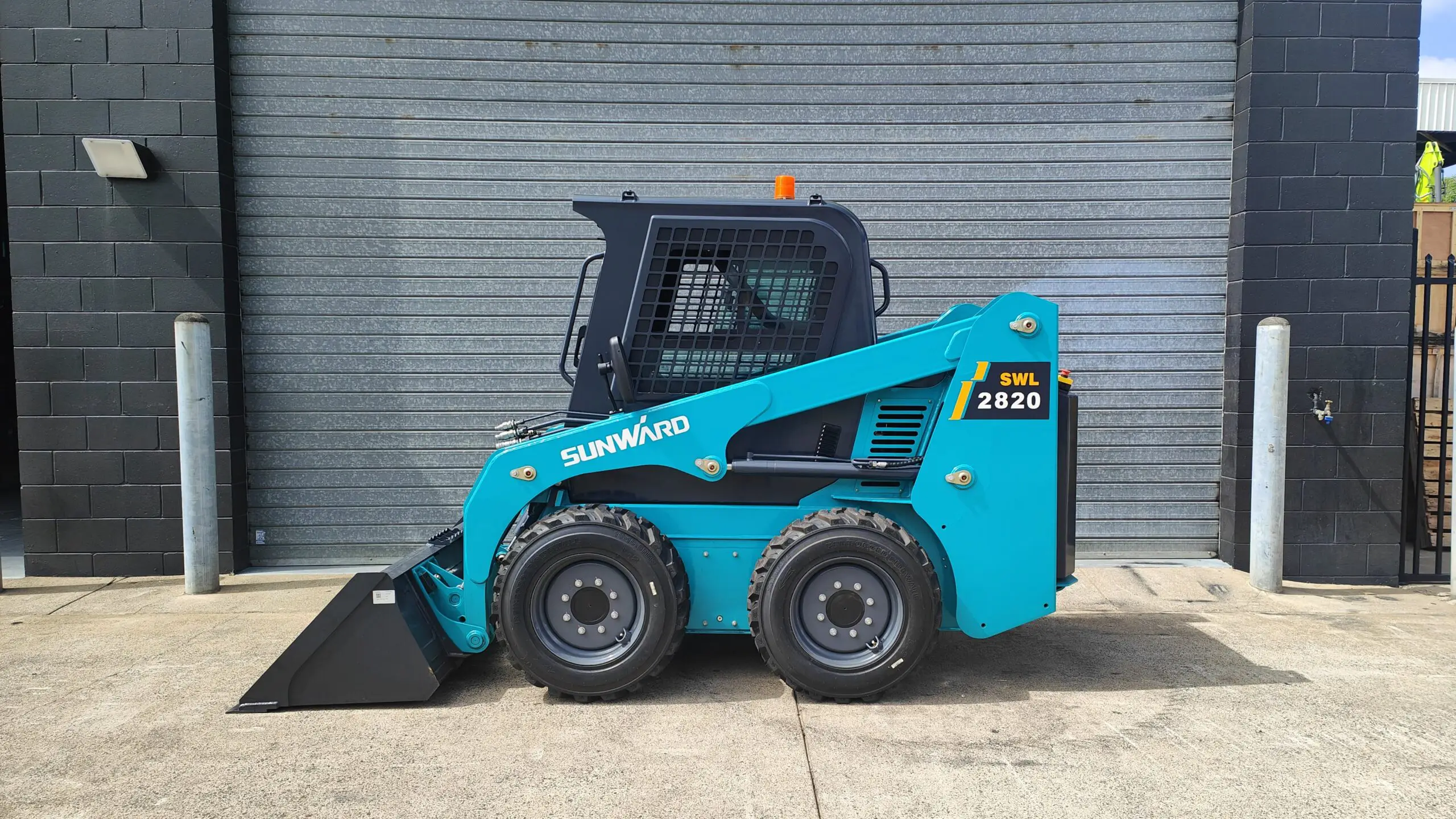 SWL2820 Wheeled Skid Steer - Image 2