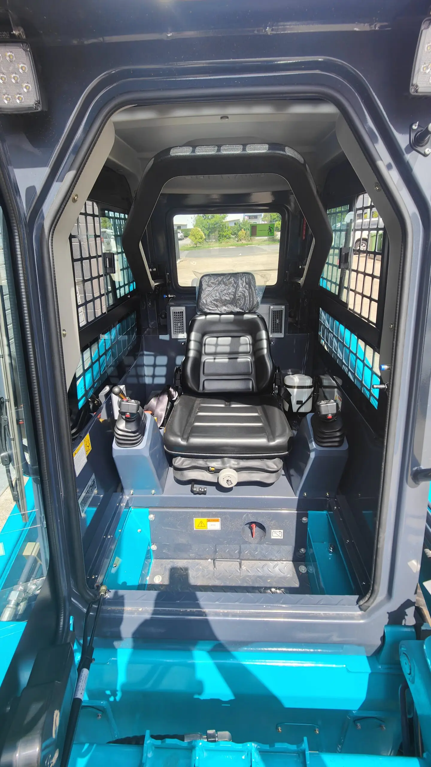 SWL2820 Wheeled Skid Steer - Image 6