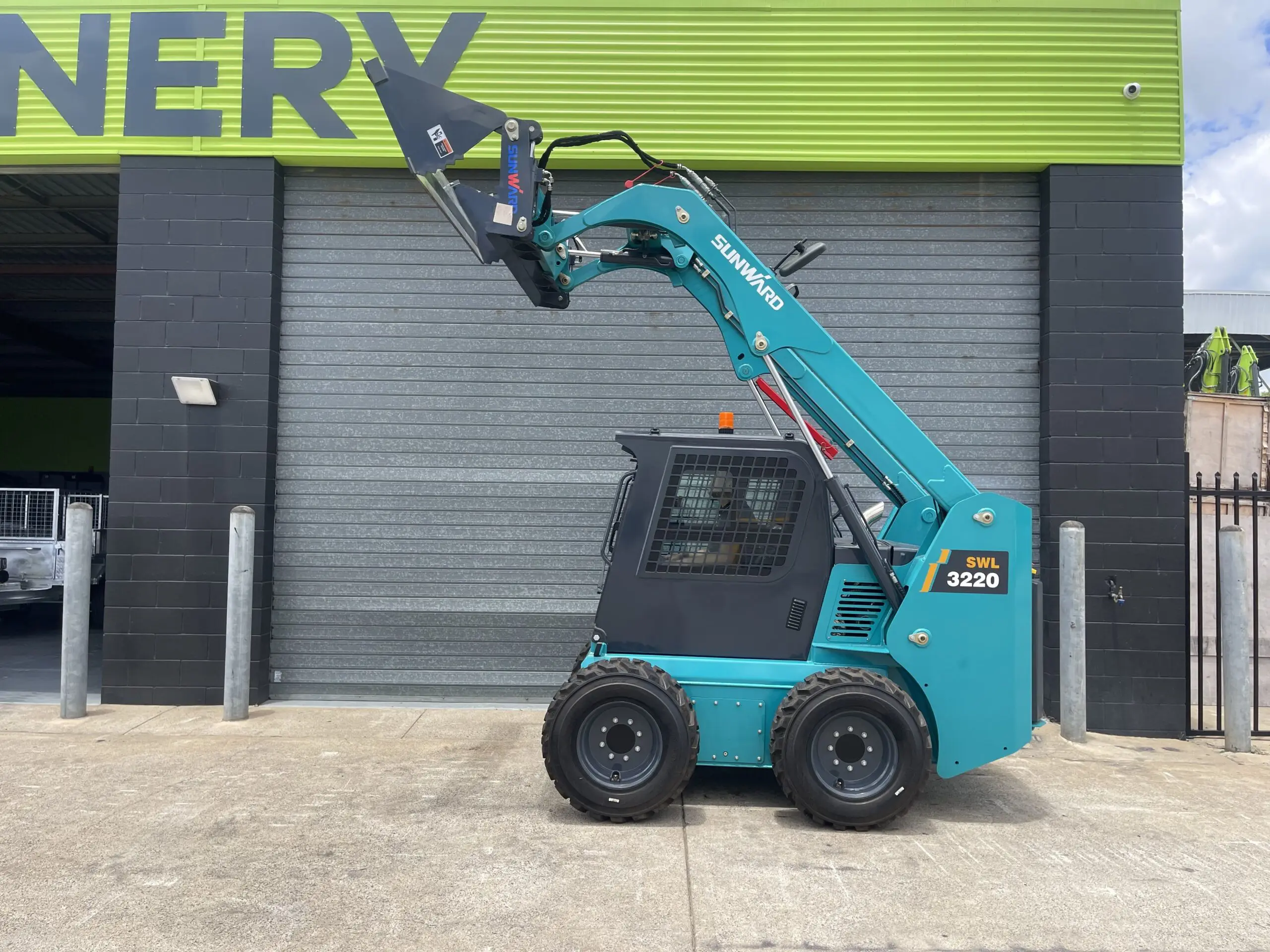 SWL3220 Wheeled Skid Steer - Image 8