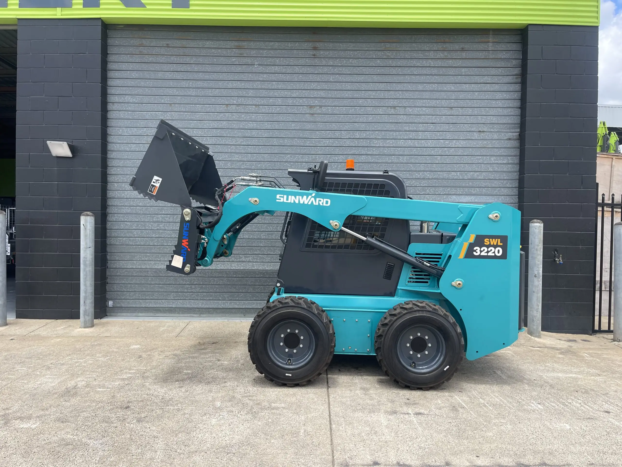 SWL3220 Wheeled Skid Steer - Image 7