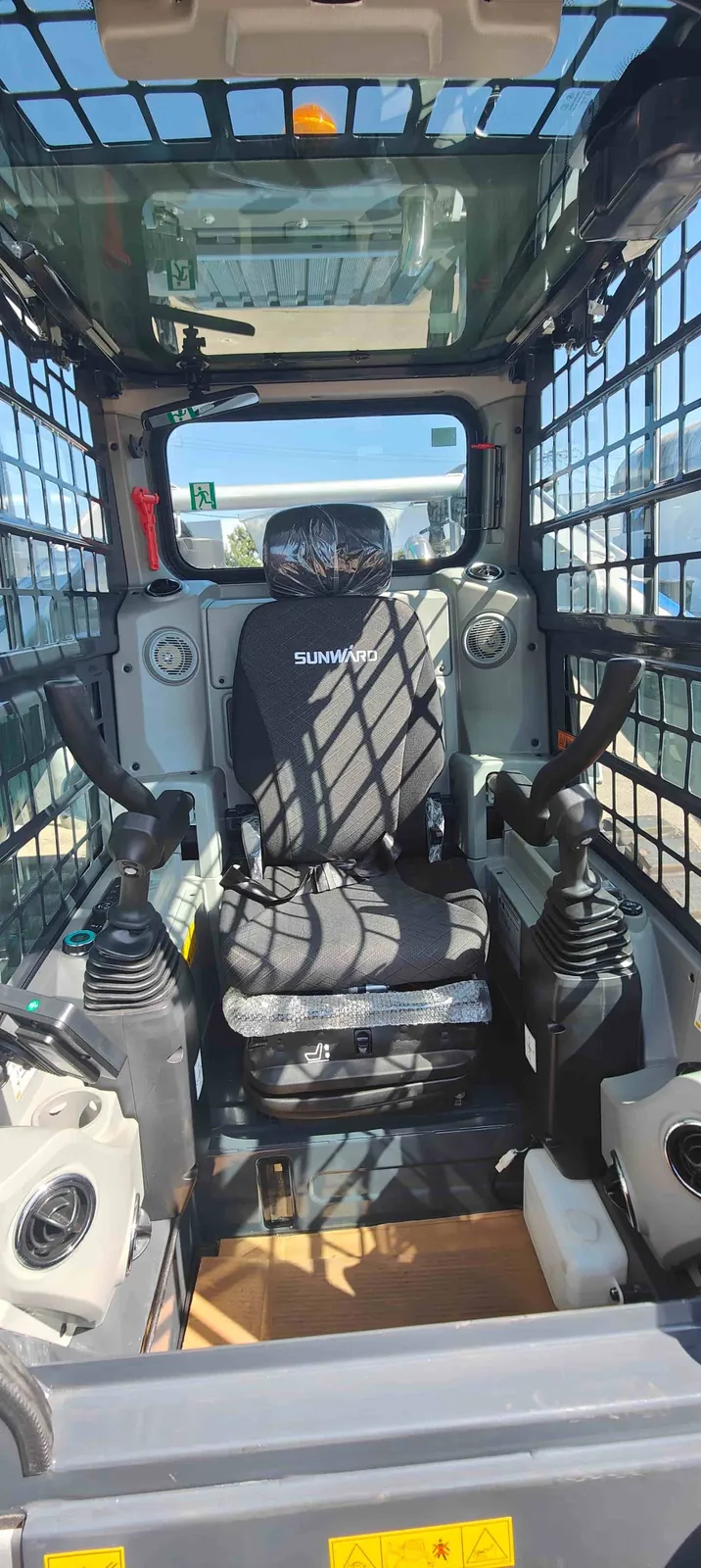 SWTL5238 Tracked Skid Steer - Image 25